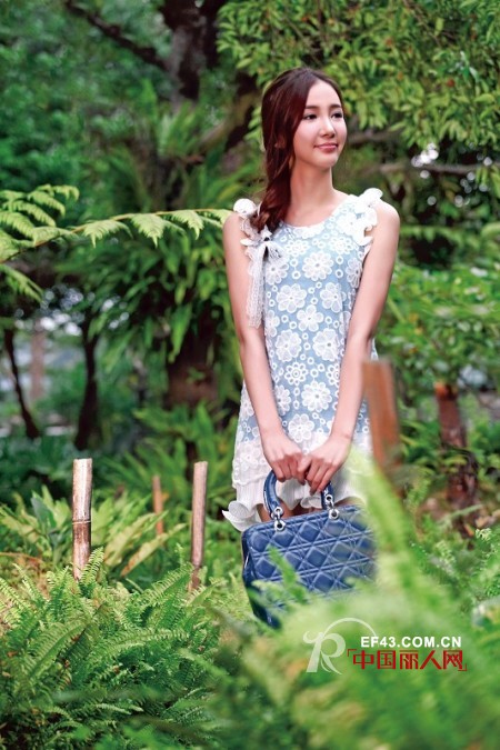 丹诗格尔女装  拥有自己的秘密花园