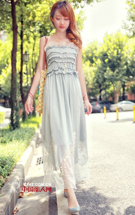 沙滩裙 海边那一抹亮丽的风景线