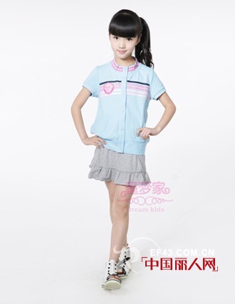 童梦家童装  实现孩子梦想的家园