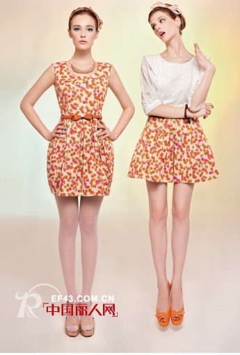 雅轩菲格女装 缤纷世界纯清年代