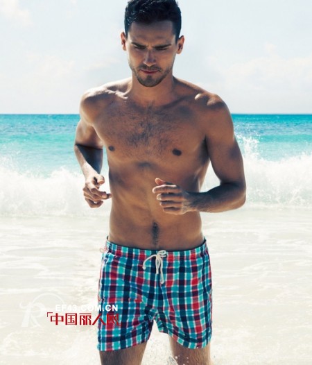 沙滩热裤 可以再热一点吗