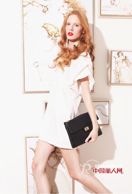 连奴A/E时尚女装之白色连衣裙  夏季街拍最IN单品