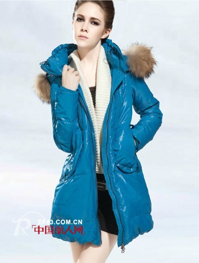 衣诺魅可2013冬装新品  简洁细腻的叙说着“假日宁静”