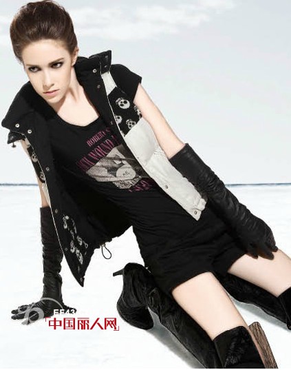 衣诺魅可2013冬装新品  简洁细腻的叙说着“假日宁静”