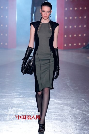 朋克女神大秀软性感