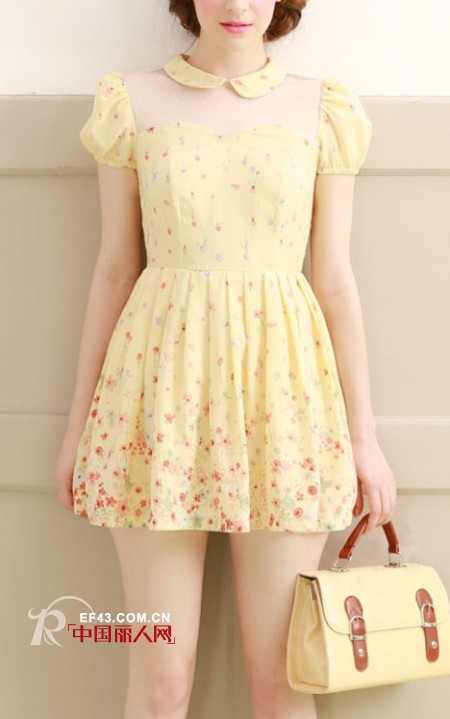 泡泡袖连衣裙 减龄只需一步