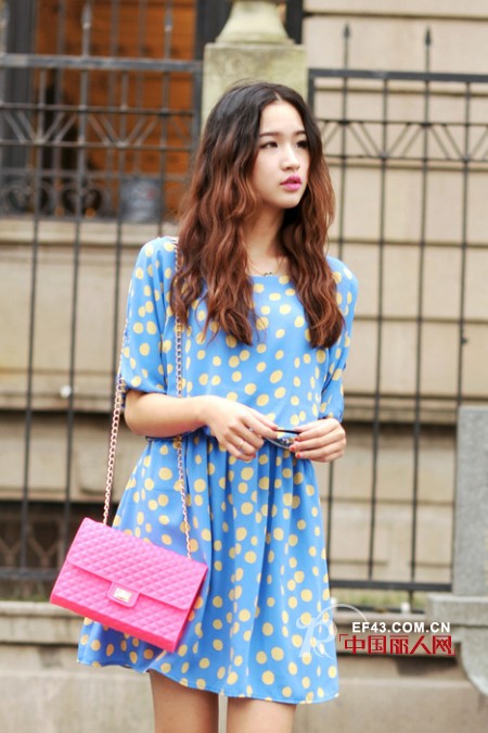 泡泡袖连衣裙 减龄只需一步