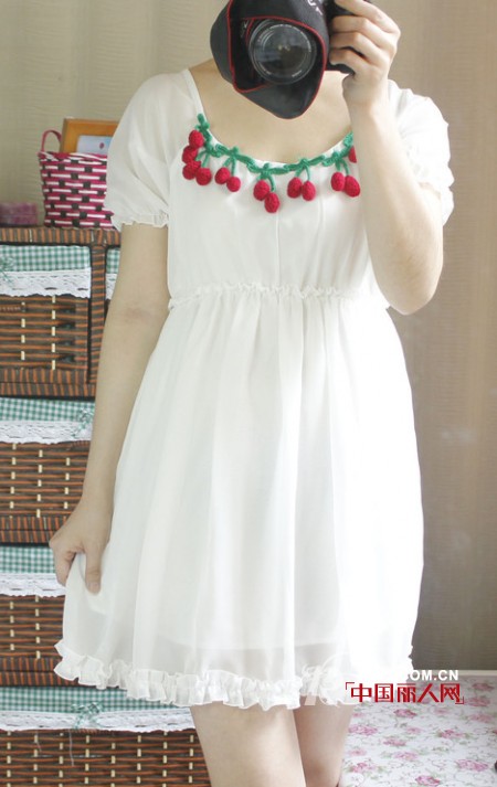 泡泡袖连衣裙 减龄只需一步