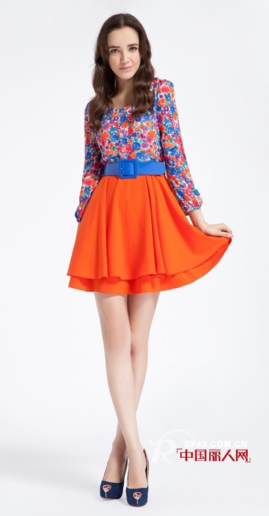 千黛百合优美裙装  一起聆听夏天风吹过的声音