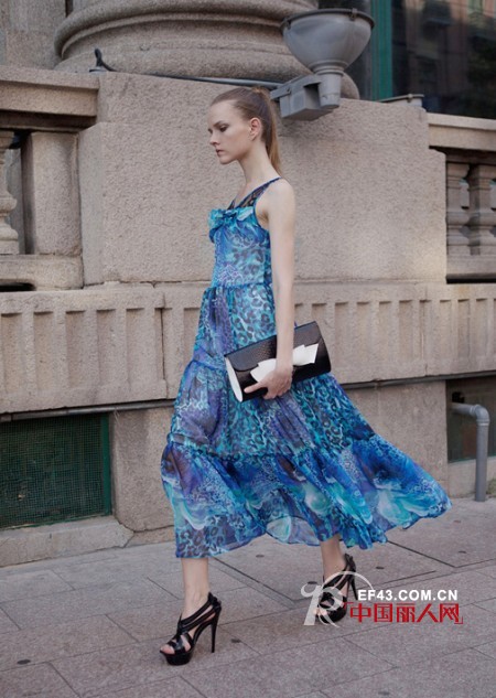 sofeya女装 用笑容看世界你会得到想要的