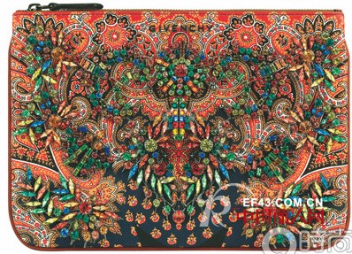 印花鞋包 多姿多彩