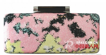 印花鞋包 多姿多彩