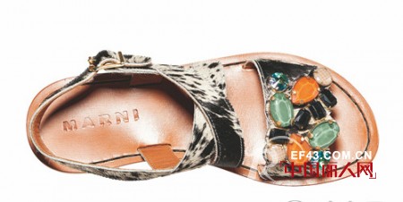 印花鞋包 多姿多彩