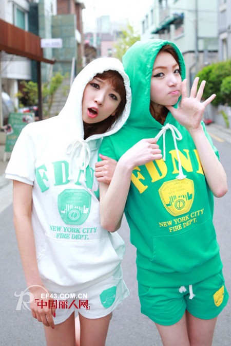 一个像秋天一个像夏天-闺蜜装