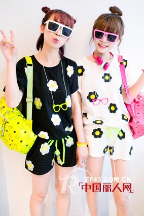 一个像秋天一个像夏天-闺蜜装