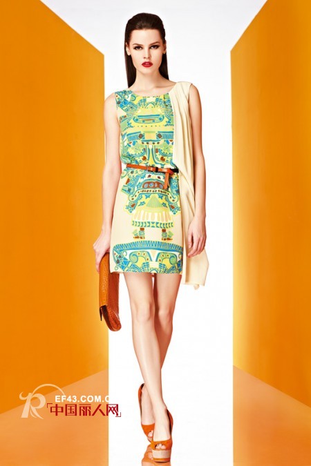 嘉彩女装 飘在你的不经意间