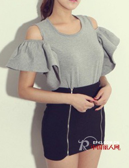 性感小露肩 打造时尚初夏