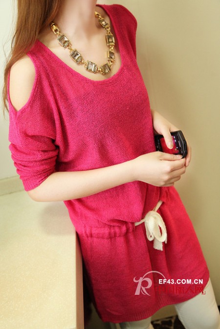 性感小露肩 打造时尚初夏