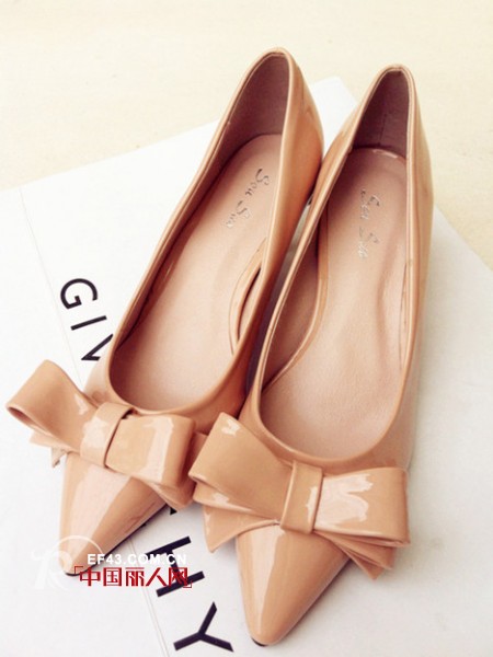 美丽百搭蝴蝶结单鞋 让你目不暇接