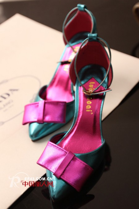 美丽百搭蝴蝶结单鞋 让你目不暇接