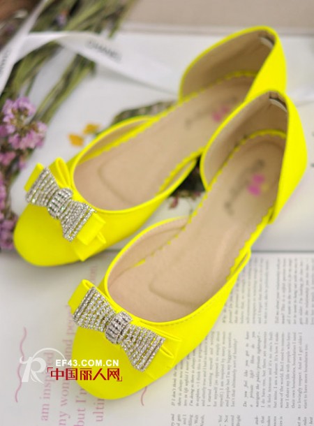 美丽百搭蝴蝶结单鞋 让你目不暇接