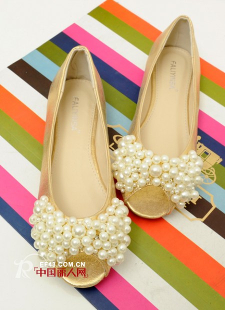 美丽百搭蝴蝶结单鞋 让你目不暇接