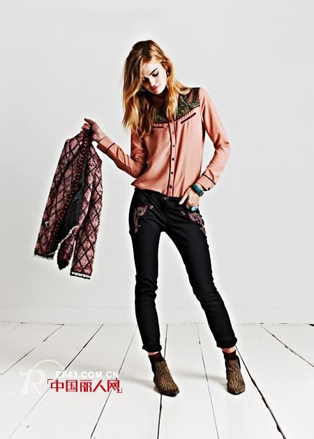 菲粼女装 打破传统搭配就是要不一样