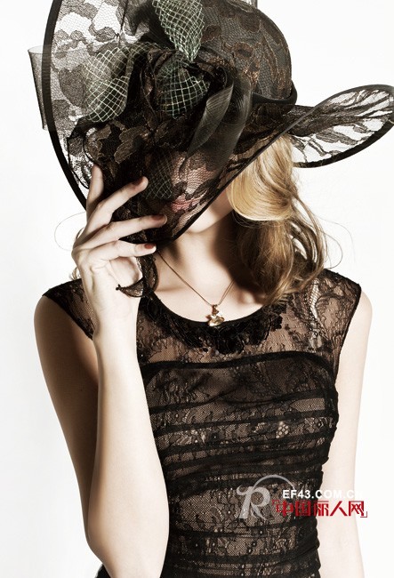 衣莎美诺女装 经典与时尚碰撞出的火花