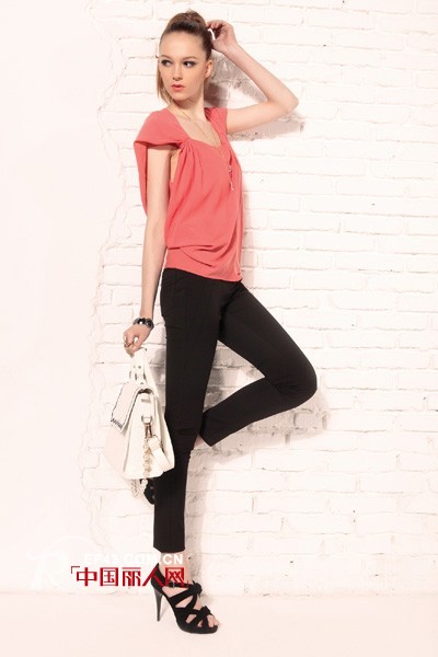 茜雅朵朵女装 2013春夏细节打造精致Look