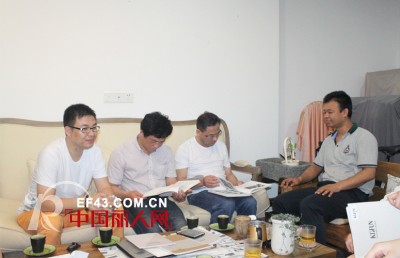 热烈欢迎中国内衣委员会彭会长一行莅临凯诗芬指导