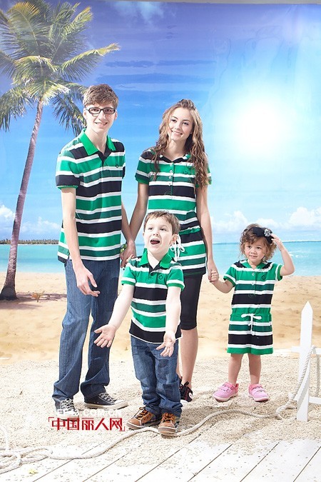 上流家族亲子装  温馨不变的爱永不褪去的经典