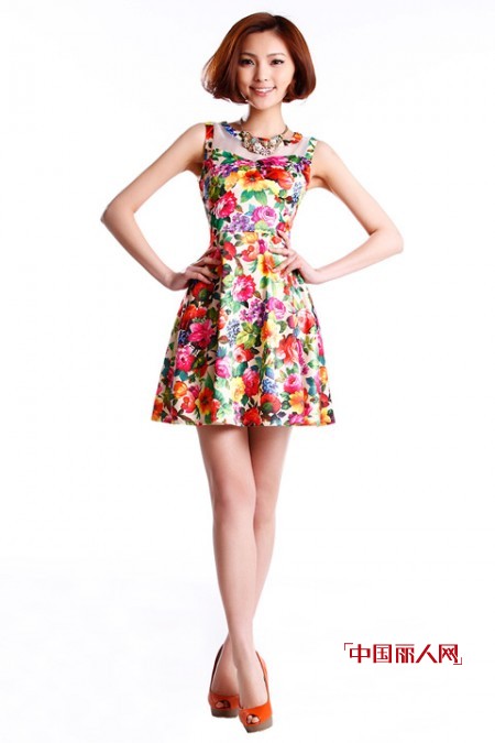 红雨竹时尚女装 用印花留住春天的美丽