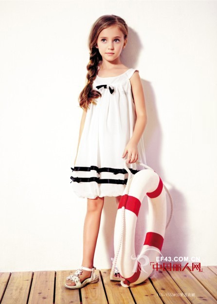 兔仔唛时尚童装 黑白主线华丽的结合