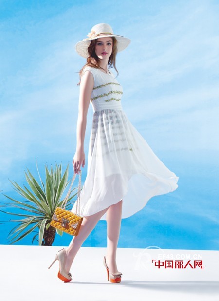 享受浪漫优雅白领生活 Vanneal薰奈儿为您倾情奉献