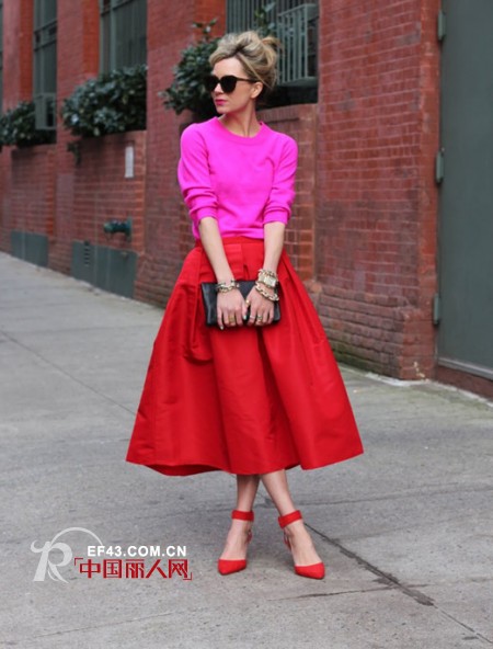 小小伞裙迸发无限能量 遮住大PP现好身材