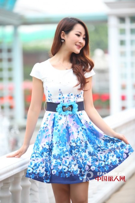 娜璐多时尚女装  展现阳光活力的着装新概念