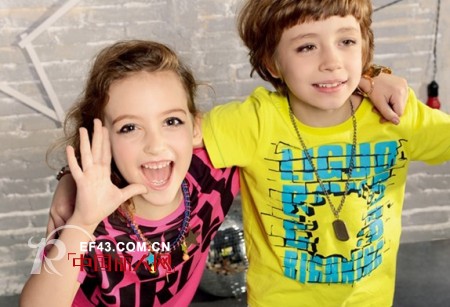 力果品牌童装 拥有五彩缤纷的世界