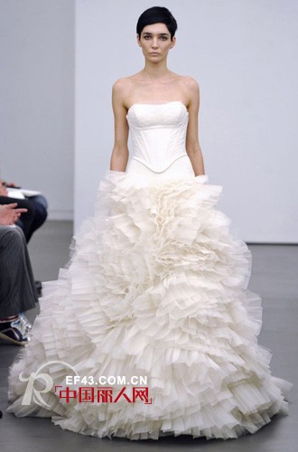 选择适合自己的胸衣 在婚礼上秀出完美自我