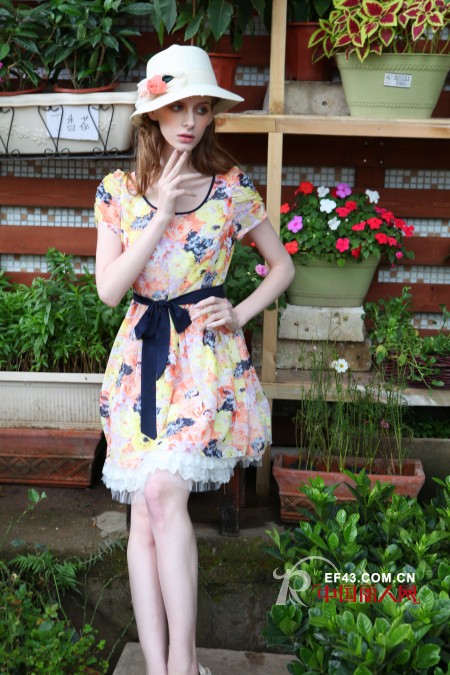 卡蒂品牌女装 给你甜蜜好印象