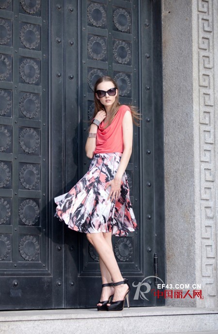 30岁后的女人如何穿衣 sofeya女装让你面面俱到