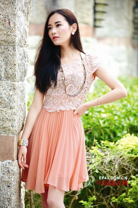 青花语女装 浪漫纯情的淑女天地