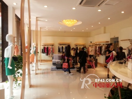 迪图13年春夏新款畅销 恭贺新店开业