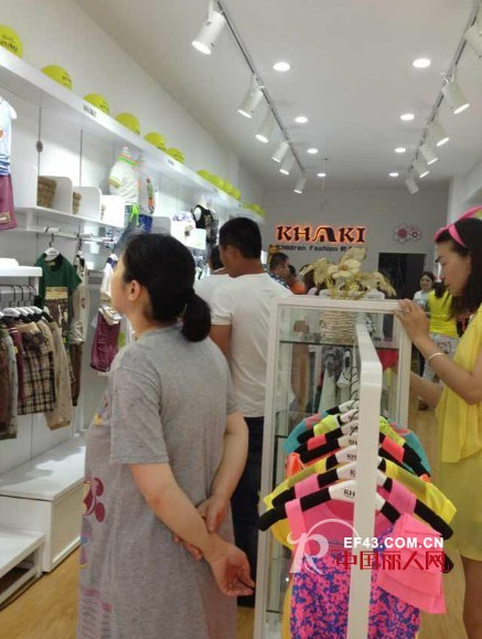 热烈卡琪屋时尚童装 湖北鄂州专卖店开业