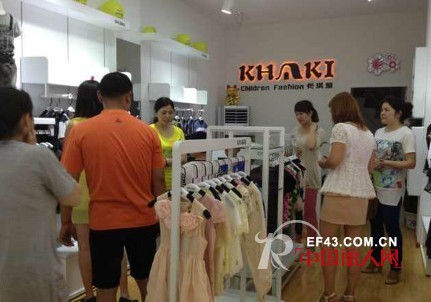 热烈卡琪屋时尚童装 湖北鄂州专卖店开业