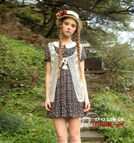 思迹女装低调棉麻让你放慢脚步,享受生活