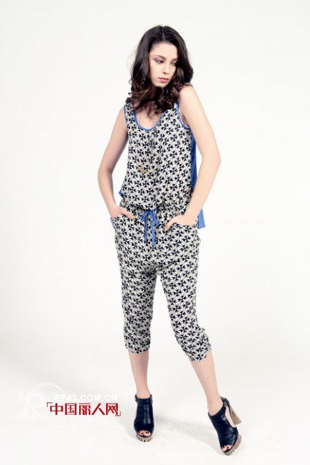 菲阁品牌女装加盟 众多支持让您无忧经营