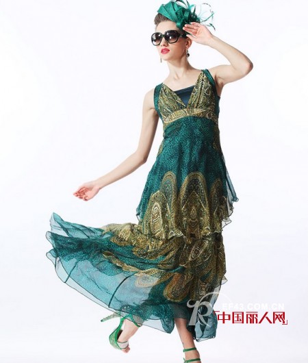 欧魅赛尔品牌女装与这个季节一起见证你的美