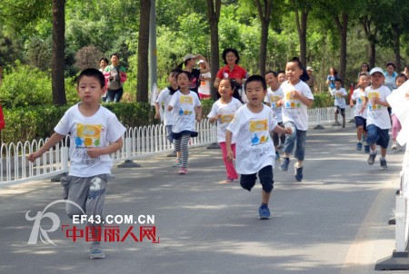 李宁童装助力快乐儿童跑 让儿童感受奔跑的快乐 “阳光鸟巢”快乐儿童跑中关村软件园站欢乐开跑