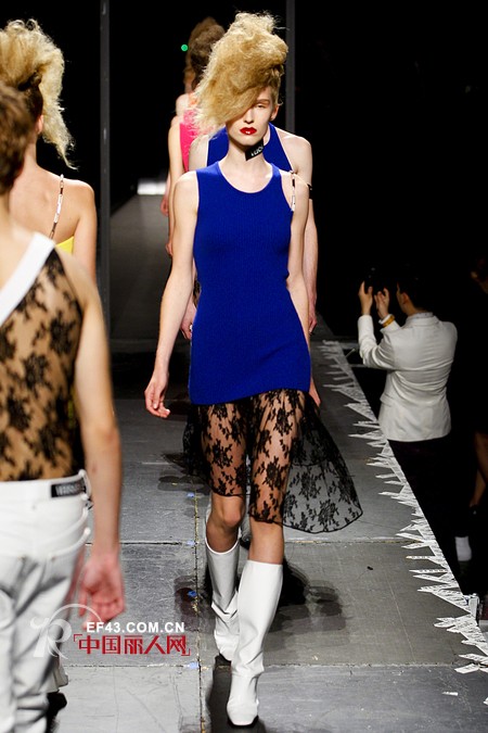 Versus 2014时尚早春度假系列秀场