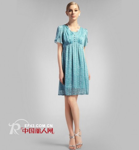 菲妮迪“恋夏”第二季新单品:都市行走&夏日海滩